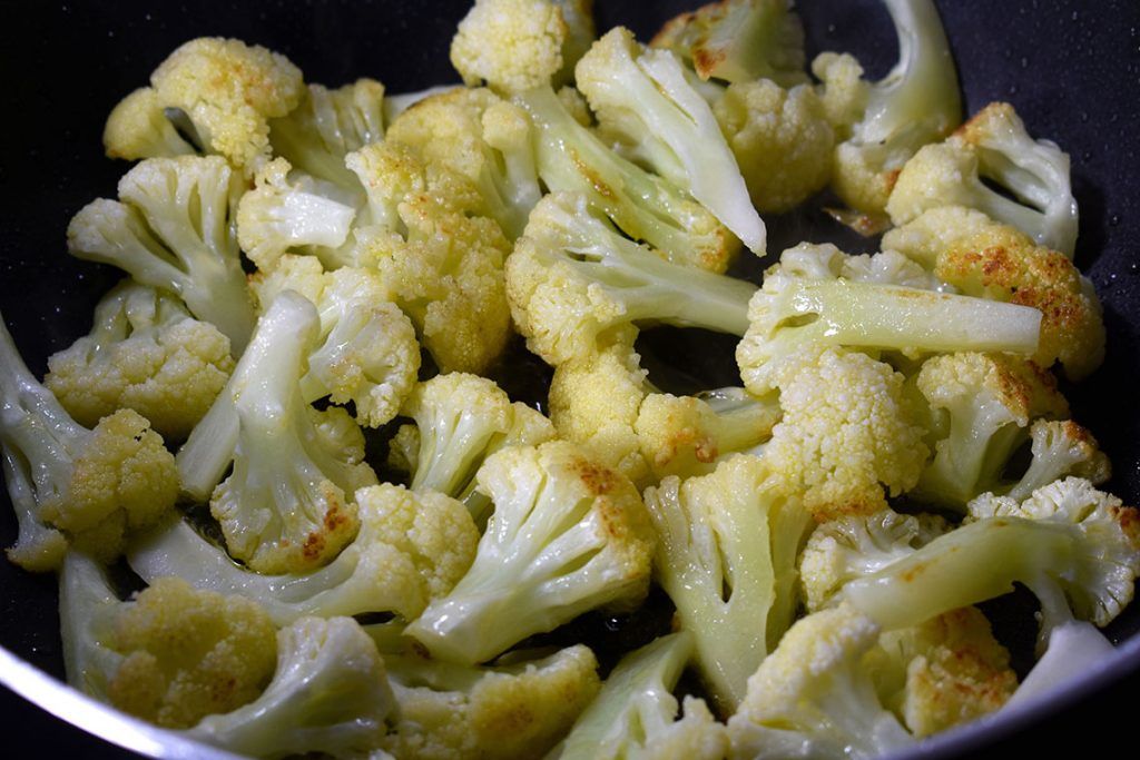 Aloo Gobi al estilo Bengalí (coliflor con patatas al curry)