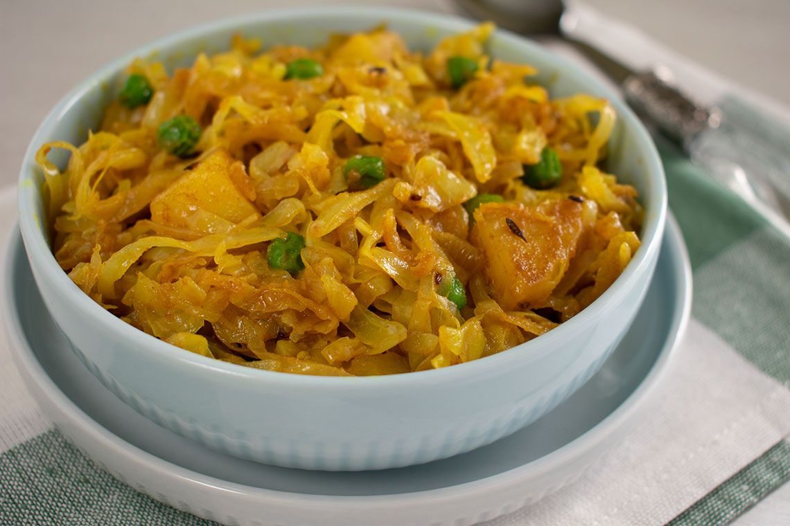 Repollo salteado con curry
