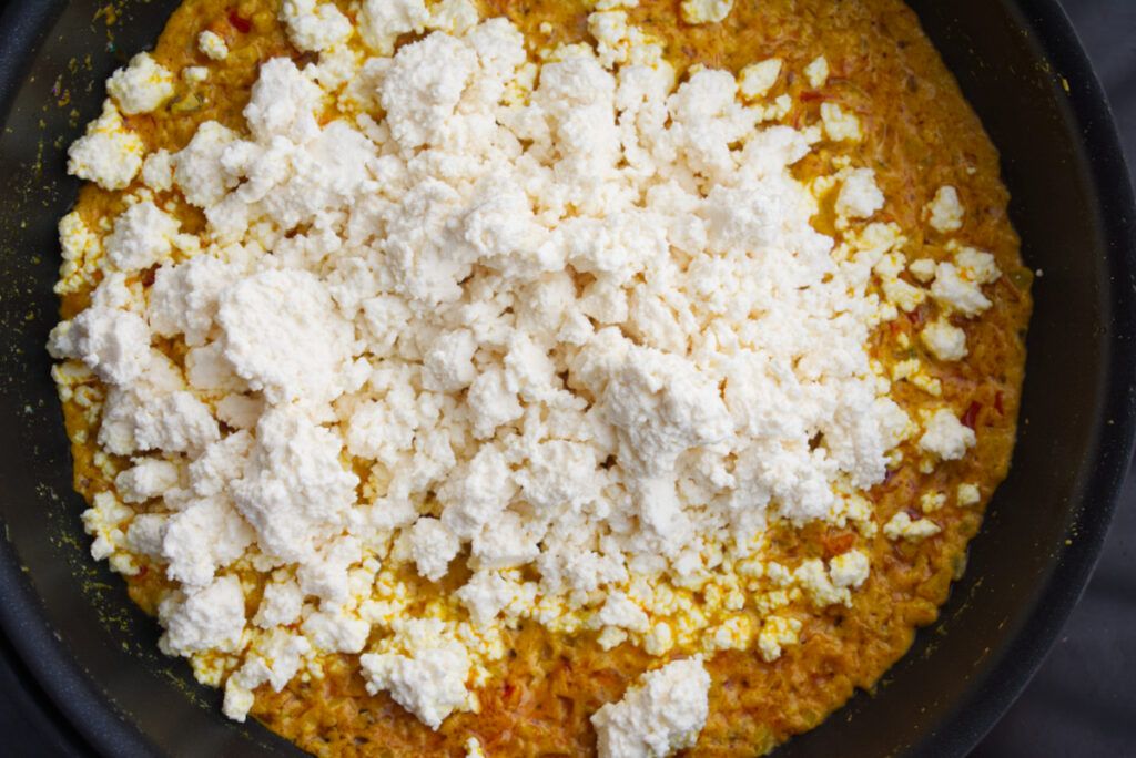 sofrito, paneer desmenuzado